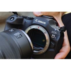 Canon EOS R6 Mark III + RF 24-105mm F4-7.1 IS STM MILC 32.5 MP CMOS 6960 x 4640 pixels Black