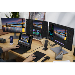 ASUS Triple 4K Thunderbolt 4 Dock DC500 Wired Black