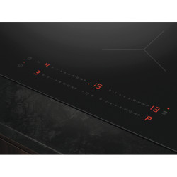 AEG TO64IA0SIT Juoda Įmontuoti 56 cm Indukcinė viryklė, padalyta į sritis 4 zone(s)