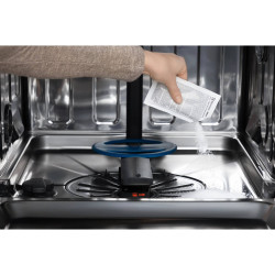 Electrolux M2DCP051 100 kg 2 vnt Indaplovėje naudojamas ploviklis Milteliai
