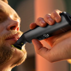 Philips OneBlade Pro 360 Trimmer